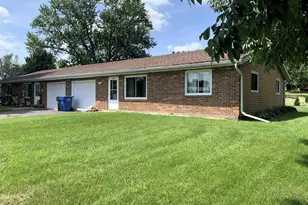 104-106 Hillside Ln, Columbus, WI 53925 - Photo 15