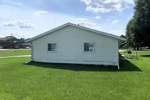 100A-100B Tower Dr, Columbus, WI 53925 - Photo 17