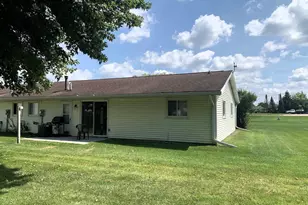 100A-100B Tower Dr, Columbus, WI 53925 - Photo 5