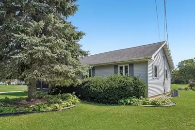2104 Thomas Street, Beloit, WI 53511 - Photo 3