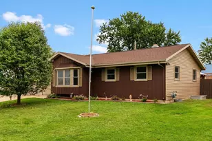 1821 S Marion Ave, Janesville, WI 53546 - Photo 1