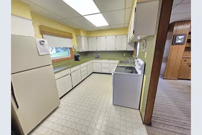 56 E Charles Street, Markesan, WI 53946 - Photo 11