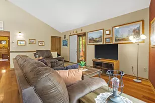 W14129 Theresa Ln, Prairie Du Sac, WI 53578 - Photo 7