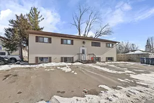 410 Pearl St, Poynette, WI 53955 - Photo 3