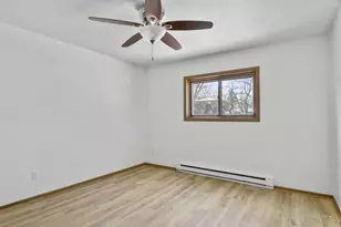 410 Pearl St, Poynette, WI 53955 - Photo 25