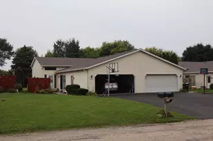 208-210 Eilbes Ave, Beaver Dam, WI 53916 - Photo 3