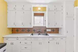 2005 Carey Ct, Madison, WI 53704 - Photo 13