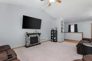 4562 Parkwood Dr, Milton, WI 53563 - Photo 7