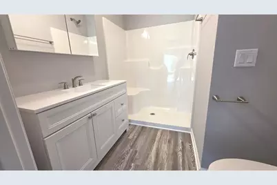 606 W Delavan Drive, Janesville, WI 53548 - Photo 17