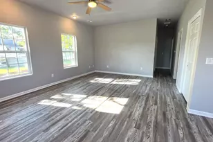 606 W Delavan Dr, Janesville, WI 53548 - Photo 5