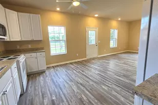 632 W Delavan Dr, Janesville, WI 53548 - Photo 3