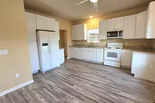 632 W Delavan Dr, Janesville, WI 53548 - Photo 5