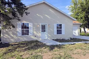 632 W Delavan Dr, Janesville, WI 53548 - Photo 1