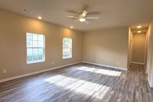 632 W Delavan Dr, Janesville, WI 53548 - Photo 7