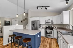 3629 Turning Leaf Dr, Madison, WI 53719 - Photo 9
