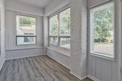 103 E Roosevelt Street, Freeport, IL 61032 - Photo 9