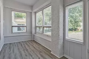 103 E Roosevelt St, Freeport, IL 61032 - Photo 9