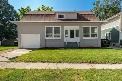 103 E Roosevelt Street, Freeport, IL 61032 - Photo 1