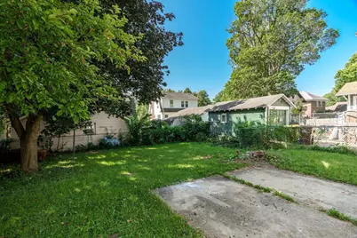 103 E Roosevelt Street, Freeport, IL 61032 - Photo 5
