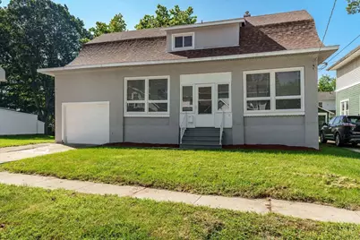 103 E Roosevelt Street, Freeport, IL 61032 - Photo 3