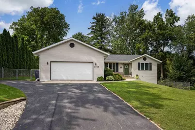 1015 N Willard Avenue, Janesville, WI 53545 - Photo 1