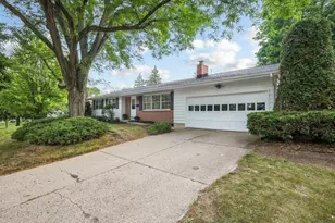 5918 S Hill Dr, Madison, WI 53705 - Photo 3
