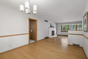 5918 S Hill Dr, Madison, WI 53705 - Photo 9