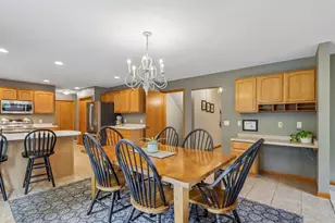 10 Black Stone Cir, Madison, WI 53719 - Photo 17