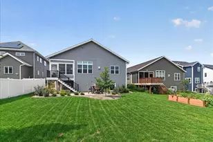 723 Schubert St, Verona, WI 53593 - Photo 5