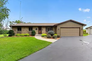 2140 N Polzin Rd, Janesville, WI 53548 - Photo 1