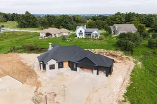 2866 Oakridge Ct, Janesville, WI 53545 - Photo 3