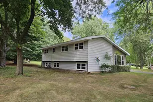 W7254 S Oak Ridge Ct, Poynette, WI 53955 - Photo 7