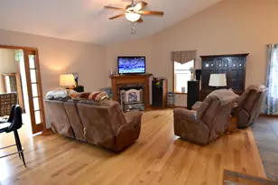 1816 Dondee Rd, Madison, WI 53716 - Photo 11