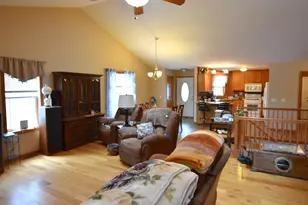 1816 Dondee Rd, Madison, WI 53716 - Photo 9