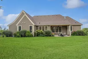 N18W24703 Still River Dr, Pewaukee, WI 54072 - Photo 33