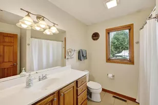 647 Grandview Dr, Sun Prairie, WI 53590 - Photo 19
