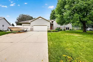 647 Grandview Dr, Sun Prairie, WI 53590 - Photo 49