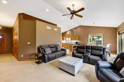 647 Grandview Drive, Sun Prairie, WI 53590 - Photo 3