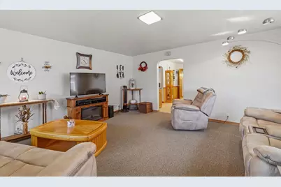 253 S Madison Street, Waupun, WI 53963 - Photo 5