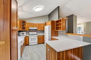 3522 Field Crest Way, Madison, WI 53719 - Photo 3