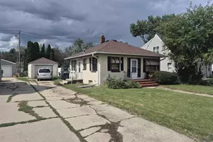 1338 Center Ave, Janesville, WI 53546 - Photo 3