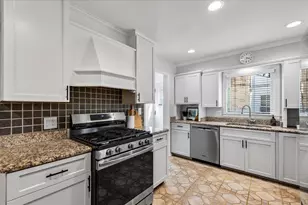 2511 N 91st St, Wauwatosa, WI 53226 - Photo 7