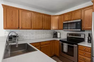 438 Cherry Hill Dr, Madison, WI 53717 - Photo 9