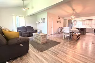 3816 E Creek Rd, Beloit, WI 53511 - Photo 3