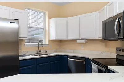25 S Gardens Way, Fitchburg, WI 53711 - Photo 11