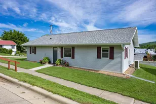119 W Hall St, Kendall, WI 54638 - Photo 3