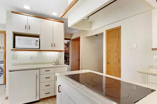 409 Blue Ridge Pkwy, Madison, WI 53705 - Photo 13
