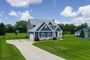 W4654 Pebble Dr, Elkhorn, WI 53121 - Photo 9