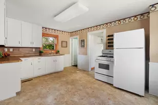 111 E Carroll St, Portage, WI 53901 - Photo 5