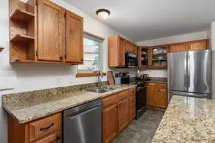 6934 Dominion Dr, Madison, WI 53718 - Photo 9